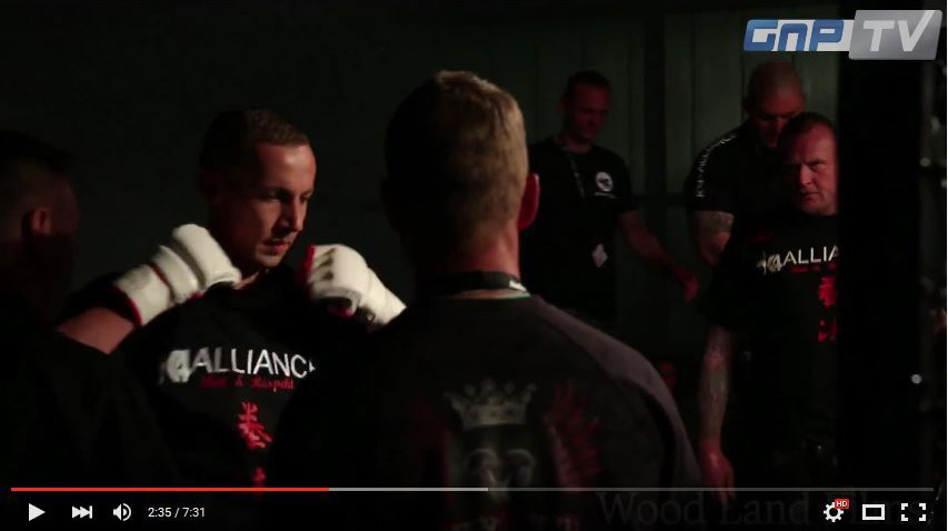 Martin Muckwar bei einem MMA-Kampf in Berlin (02. Mai 2015)